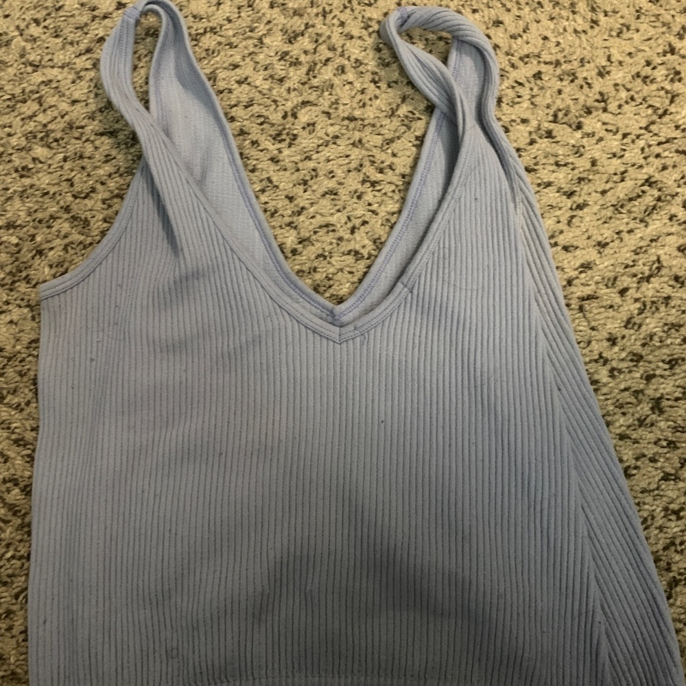 Lavender v-neck cropped top / Size: M/L